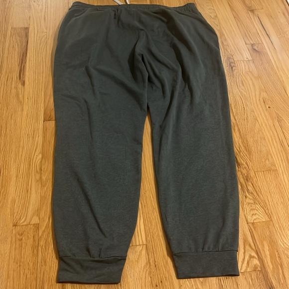 Vuori Heather Green Performance Jogger Sz XL - Picture 7 of 7